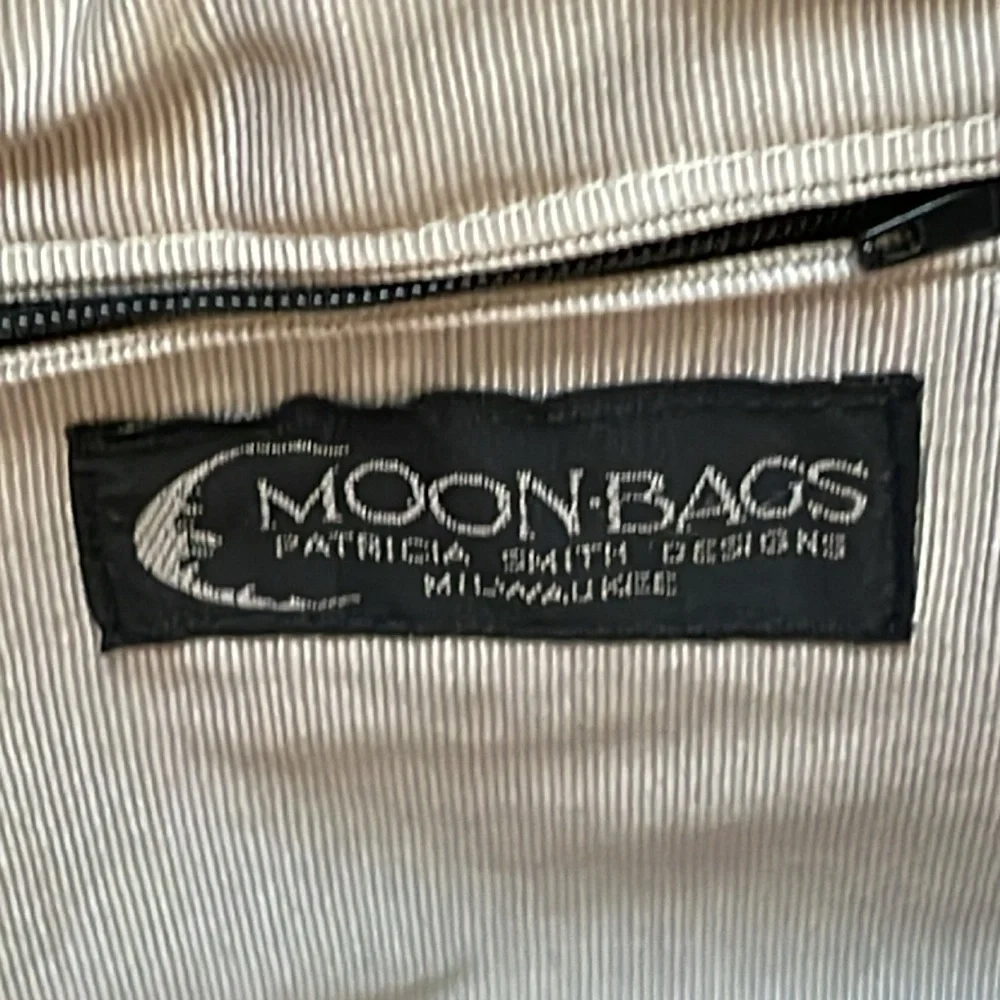 Patricia Smith Moon-Bags Milwaukee “Flapper” Embellished Pebble Textured Handbag - Picture 9 of 12
